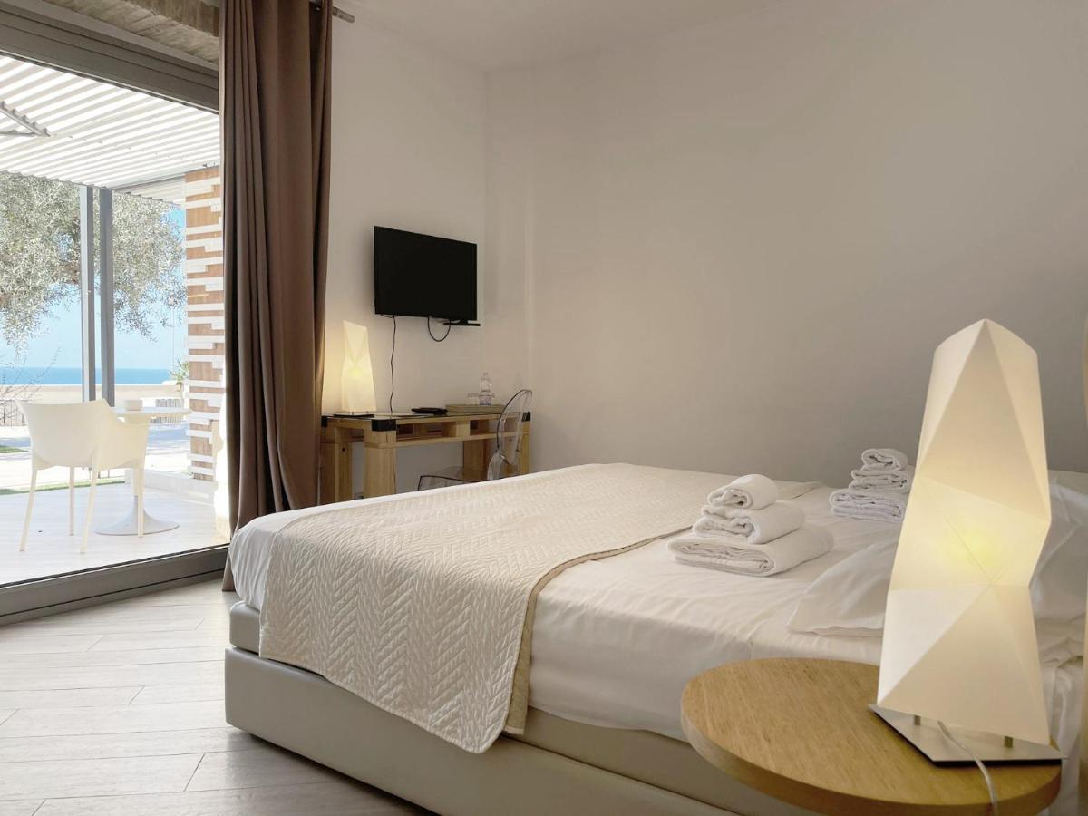 Daedalium Bed & Breakfast มารินา ดิ ปาลมา ภายนอก รูปภาพ