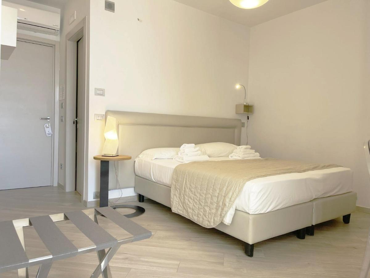 Daedalium Bed & Breakfast มารินา ดิ ปาลมา ภายนอก รูปภาพ