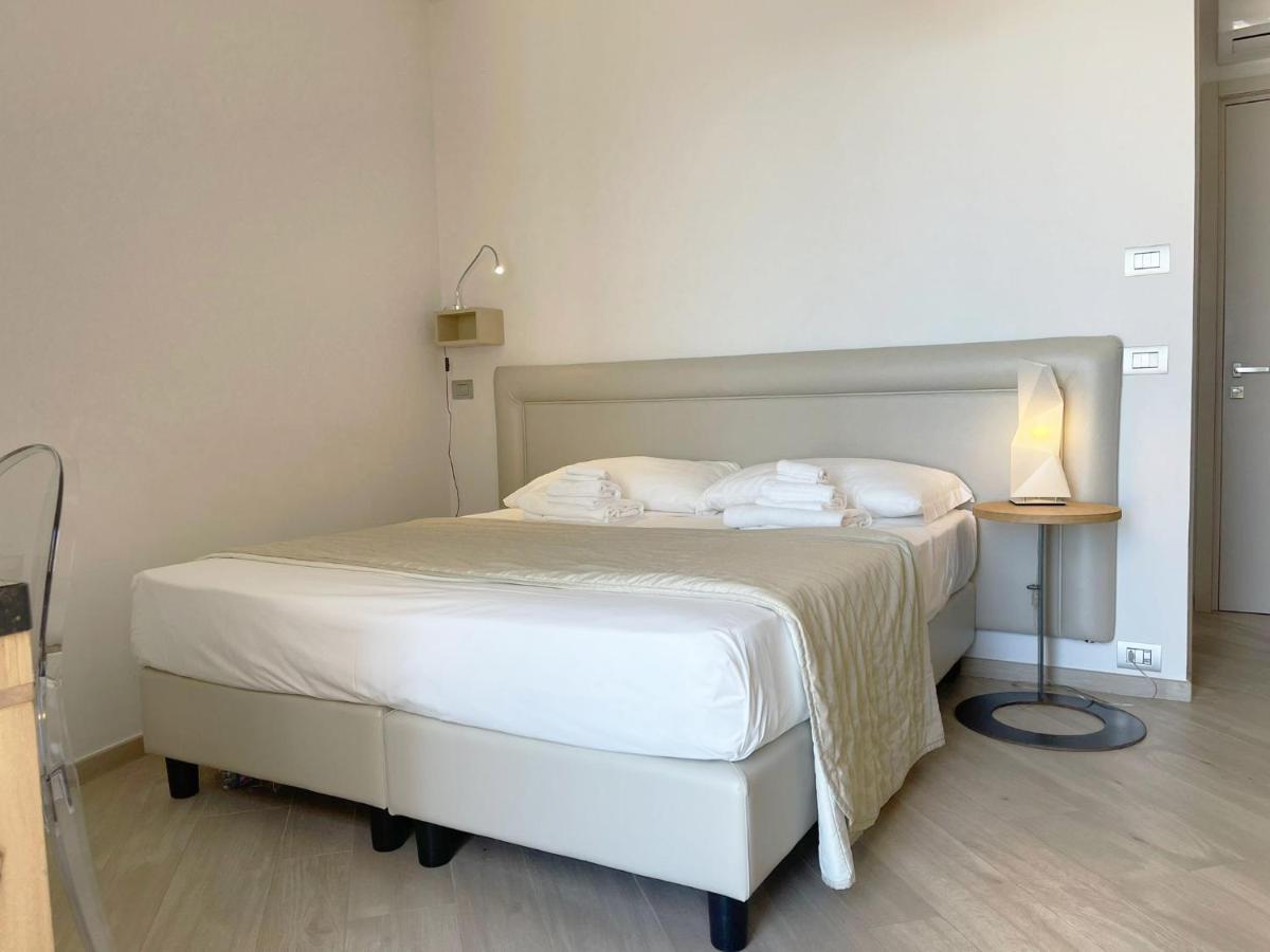 Daedalium Bed & Breakfast มารินา ดิ ปาลมา ภายนอก รูปภาพ