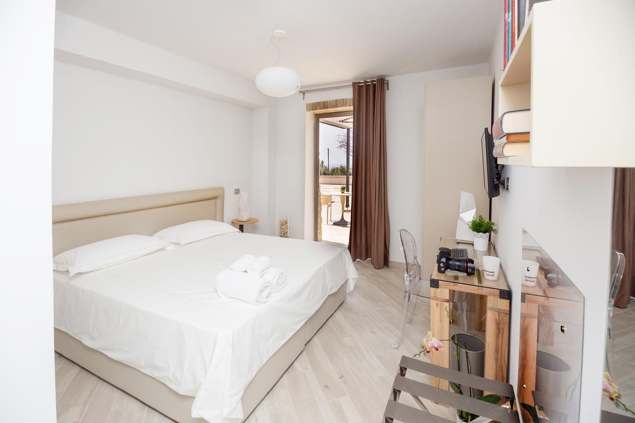 Daedalium Bed & Breakfast มารินา ดิ ปาลมา ภายนอก รูปภาพ